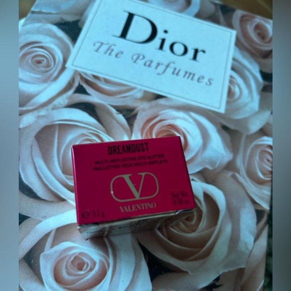 Valentino Dreamdust Glitter Cream Eyeshadow — Green - Picture 2 of 4